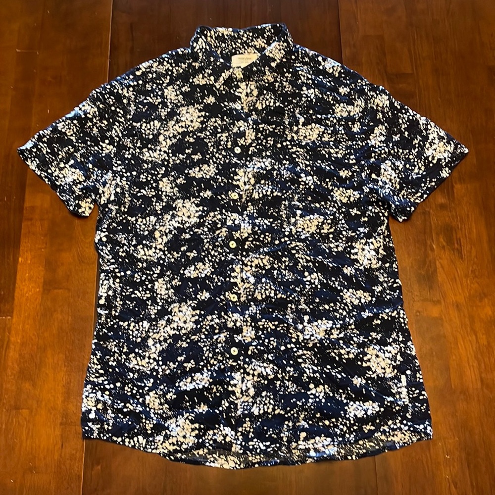 Julian & Mark Men’s Casual Button Down Short Sleeve Shirt - Never Worn